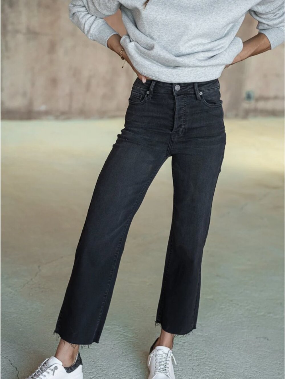 Bohme Tayja Straight Leg Jeans High Rise Black Size 24 Raw Hem Crop Stretch